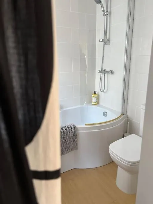 Entire Stylish Colourful Two Bed Flat In Clifton Apartment Bristol