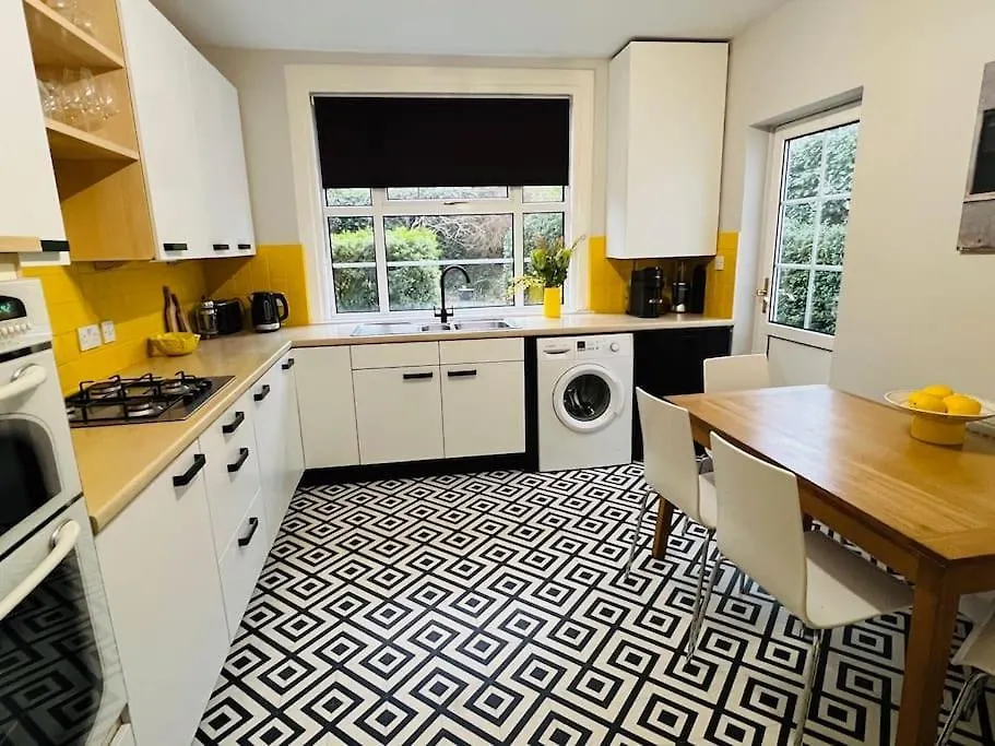 Entire Stylish Colourful Two Bed Flat In Clifton Apartment Bristol